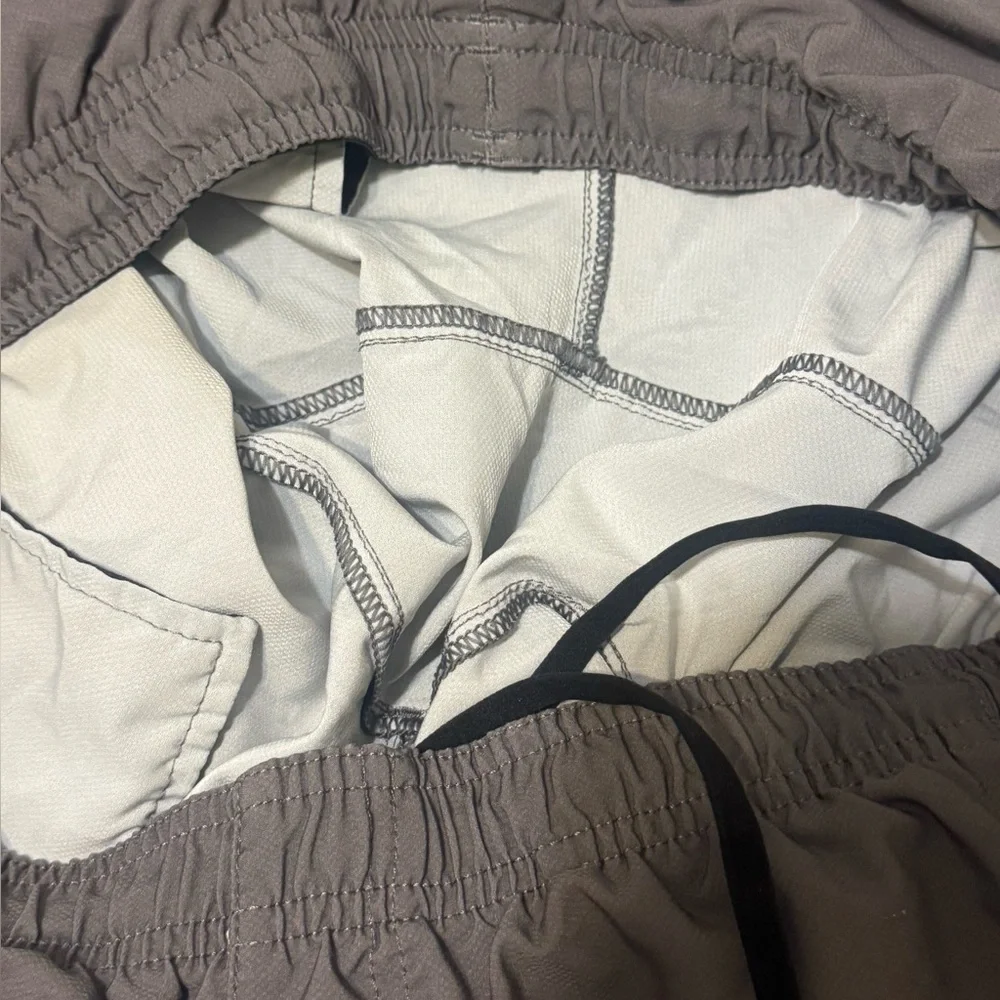 RVCA VA Athletic Shorts Men's Size Large Gray Performance Gym Training